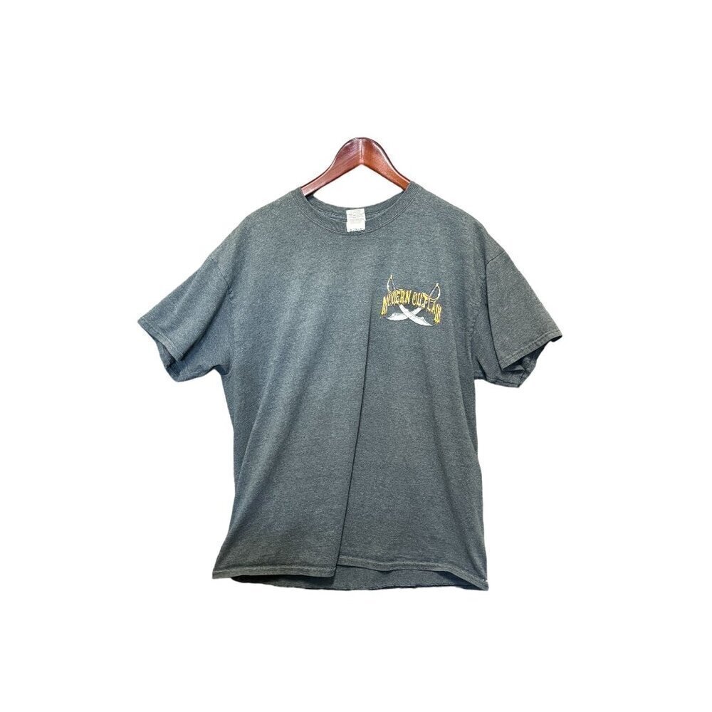 Flagline Skull Pirate Modern Outlaw Surrender The Booty Dark Gray T-Shirt. Size